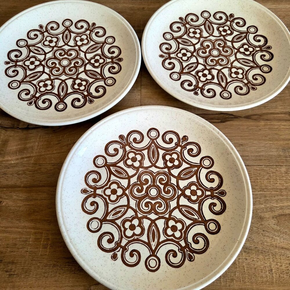3 Vintage 1970’s Biltons Celtic Rose Ironstone Staffordshire England plates.